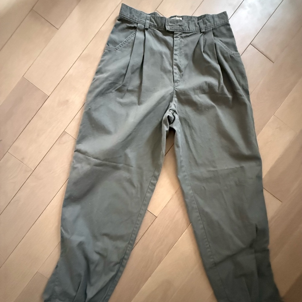 L.L. Bean women’s vintage Khaki Green Chinos